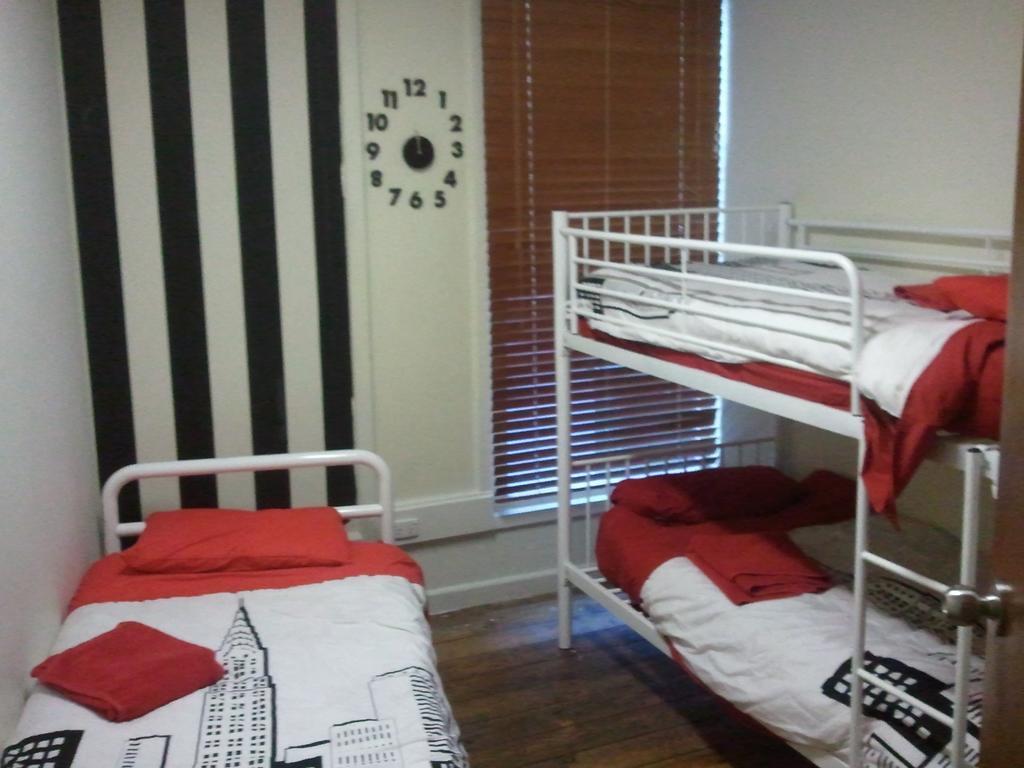 The Melbourne Connection Travellers Hostel Ruang foto