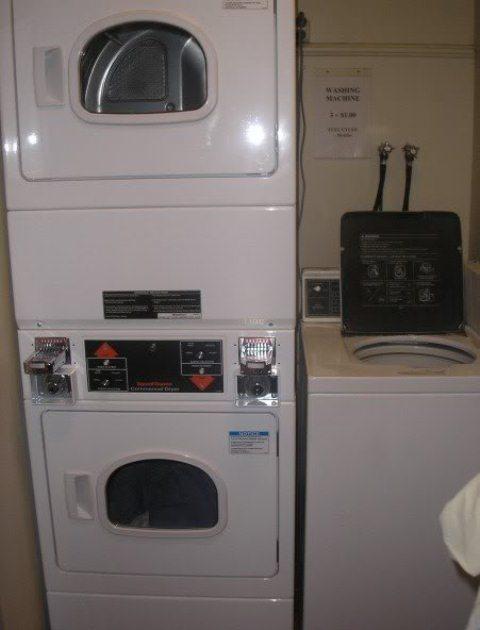 The Melbourne Connection Travellers Hostel Bagian luar foto